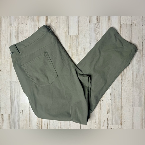 lululemon athletica Pants - Lululemon Pants Womens 38 Green City Sleek 5 Pocket 38x30